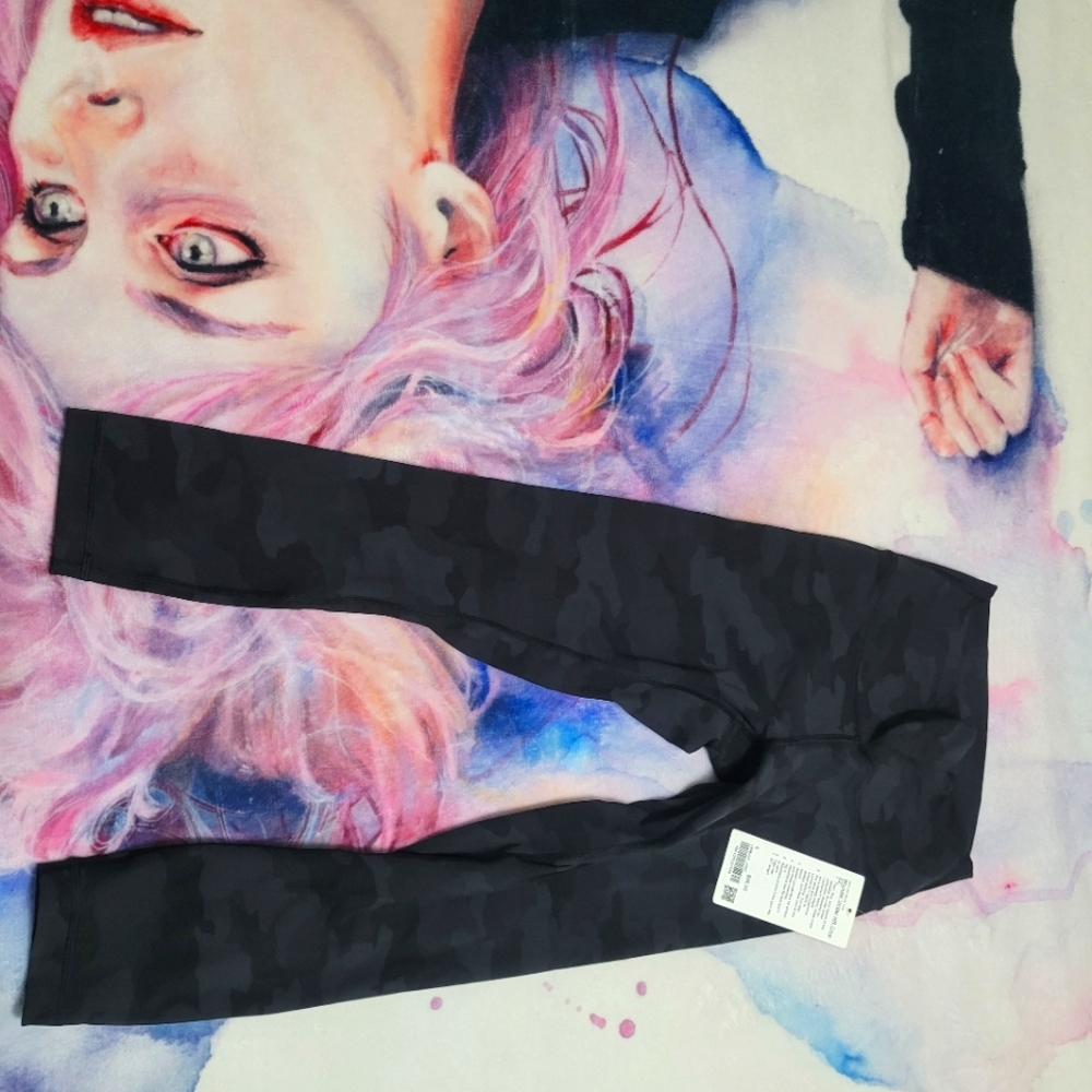 NWT Lululemon wunder under 23
